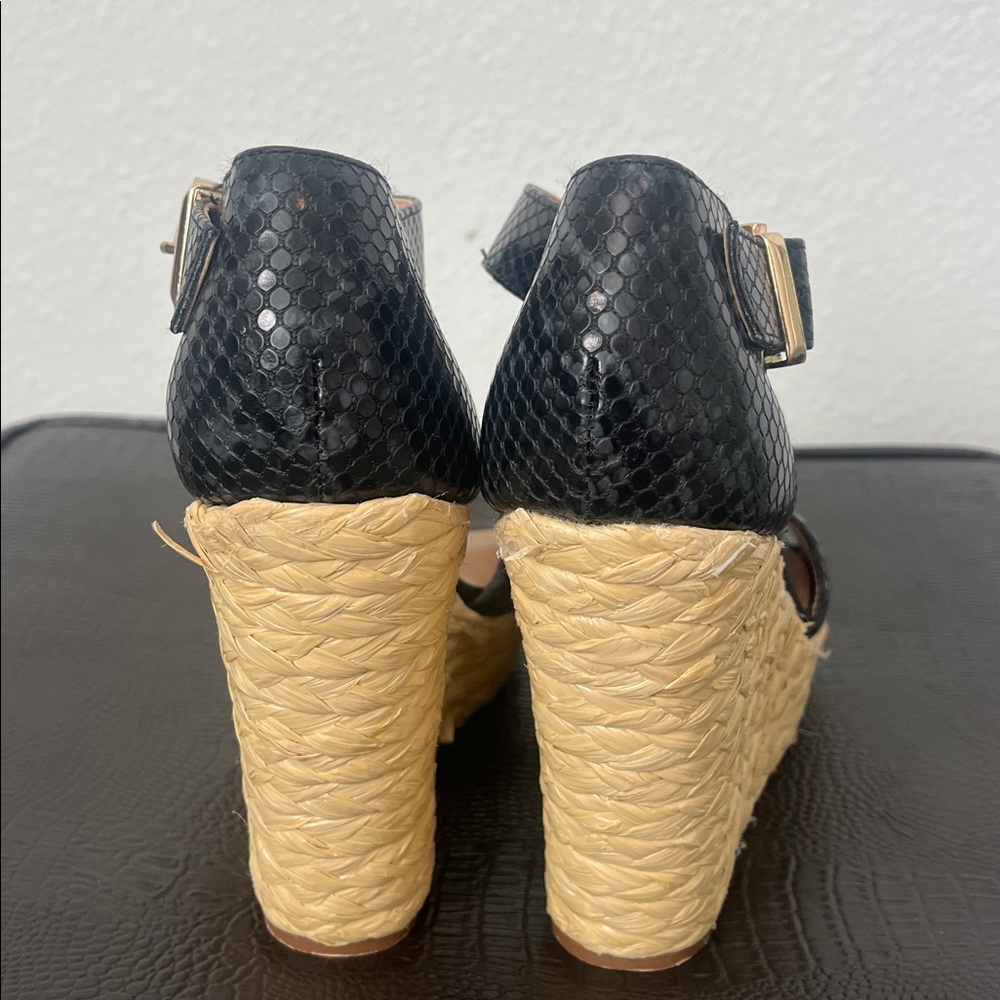 Fashion Nova Black Wedge Sandals - Picture 4 of 5